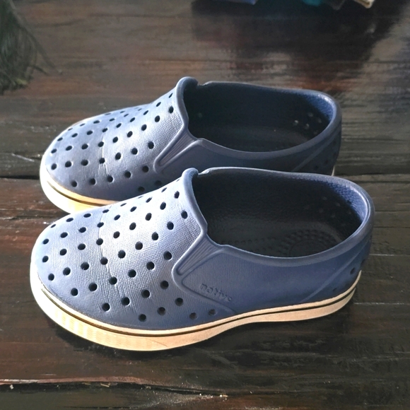 Native Kids Shoes rubber water clogs - Picture 1 of 3